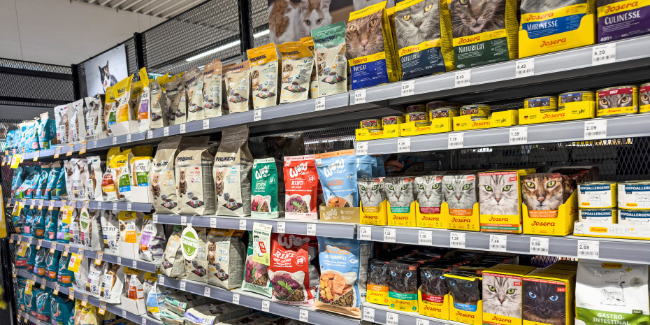 When more than 230 brands compete for the same cat bowl, storytelling can become the most expensive ingredient.