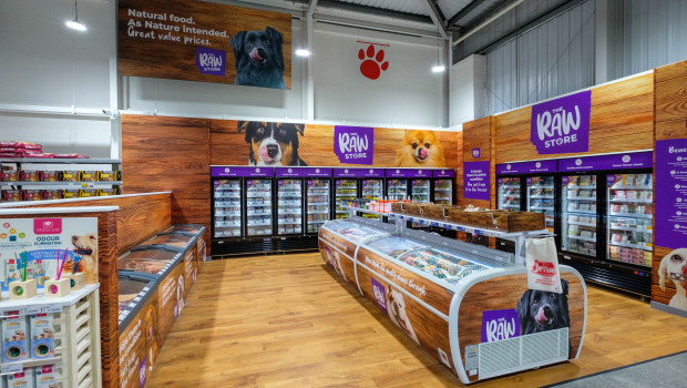 Jollyes' Raw Store replaces live pets in over 100 stores.