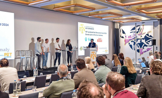 In five-minute pitches, the nominees for the Best Newcomer Award will have the opportunity to introduce themselves. In five-minute pitches, the nominees for the Best Newcomer Award will have the opportunity to introduce themselves.