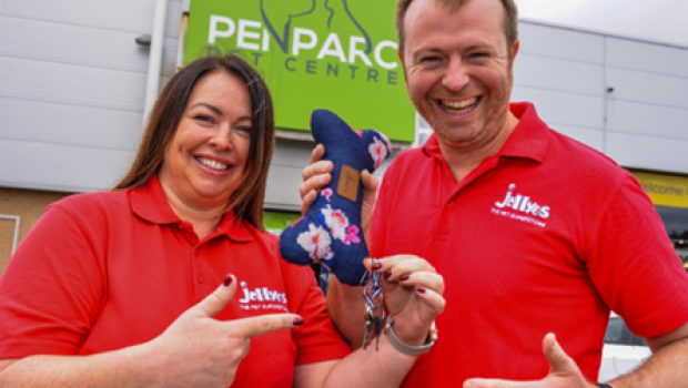 Five Penparc Pet Centre stores have been acquired by Jollyes.