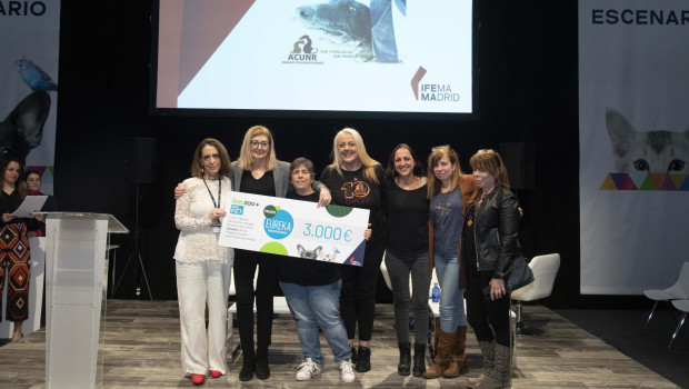 In the accompanying programme, the Eureka Animal Welfare Award, worth 3 000 euros, was presented to the Asociación Animales con Un Nuevo Rumbo.