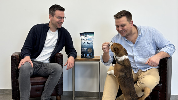 Managing director Marcel Hoffmann (left) and sales manager Bert Fuhrmann are focusing on an innovative protein concept without animal protein with MicroBell.