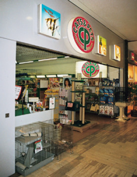 Cats & Pets in Austria operated five stores at the end.