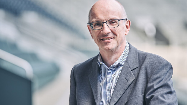 Dr Stefan Hetz, scientific advisor to the ZZF (Germany), reported on the topic of inhumane breeding. Dr Stefan Hetz, scientific advisor to the ZZF (Germany), reported on the topic of inhumane breeding.