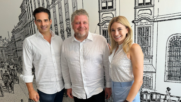 Happy about their alliance (from left): Petco founder Stefan Miklauz, Pavel Bouška, CEO of the Vafo Group, and Petco founder Katharina Miklauz.