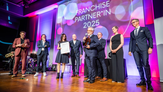 Martin Kowatsch was touched by the award, which honours his many years of tireless commitment to Das Futterhaus and the franchise concept.