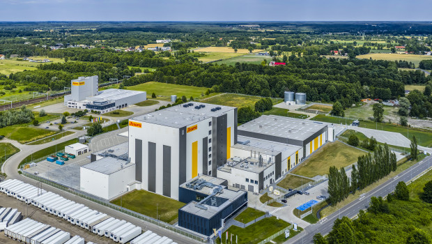 After two years of planning and almost two and a half years of construction, the nearly 40,000 m² production facility not far from Poznań was officially opened.