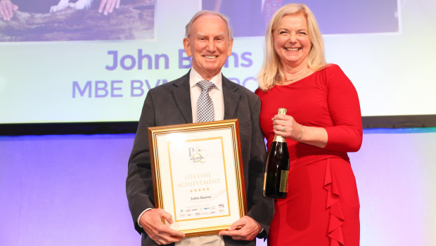 Amanda Sizer Barrett and John Burns (Burns Pet Nutrition) at the Pet Quip Awards 2023.