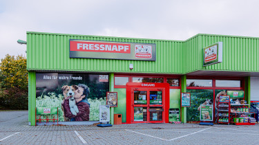 Awards for pet store chains