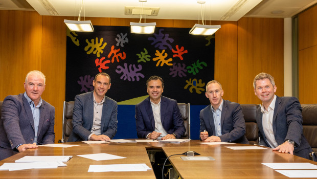 Delighted with the successful signing (from left): Tim Cummins, Ian McCaffrey, Enrico De Luca (country manager Maxi Zoo Ireland), Martin Kennedy and Malachy Byrne. Photo: Conor Healy