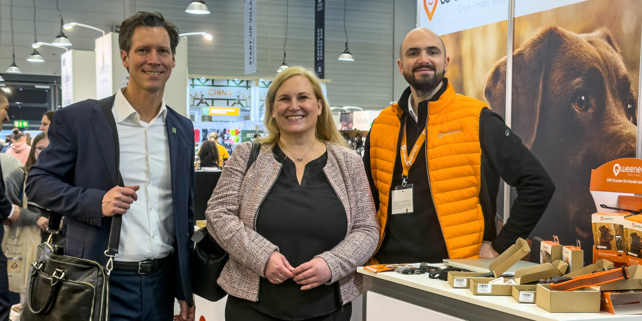 Gordon Bonnet (left) and Dr Rowena Arzt were also at Spoga Horse to engage with the industry in person. Gordon Bonnet (left) and Dr Rowena Arzt were also at Spoga Horse to engage with the industry in person.