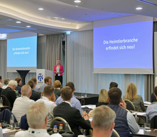 Nearly 200 trade and industry visitors came  to Hamburg to learn more about the changes currently taking place in the German pet supplies sector.