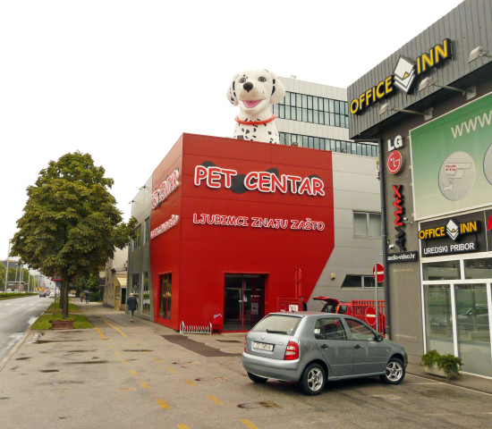 The foundation of Pet NetworkInternational goes back to the PetCentar specialist retail group inZagreb, where the headquartersare also located.