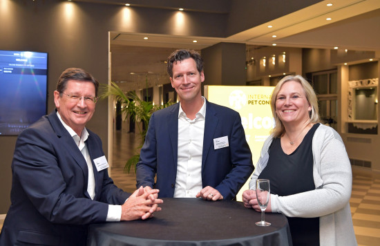 Gordon Bonnet, managing director of the ZZF and WZF (centre) Dieter Meyer of Vitakraft congratulate Rowena Arzt
