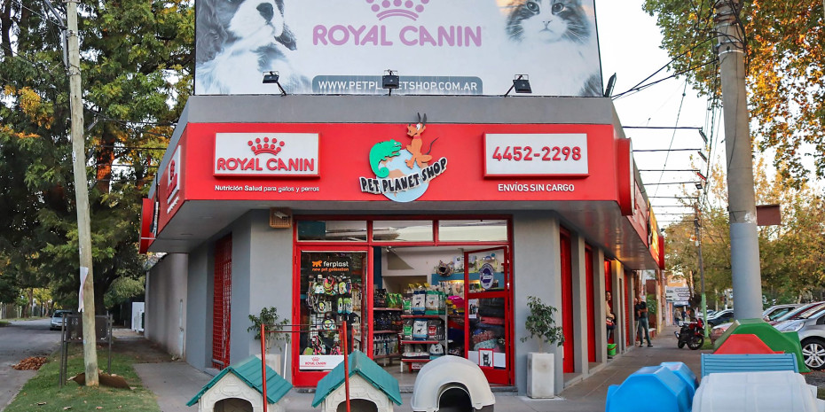 Pet Planet Shop is the second-­largest pet shop chain in Argentina.