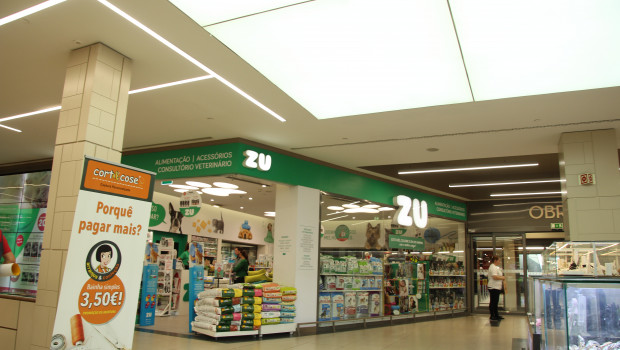 Zu is the name of the Portuguese pet supplies chain owned by retail giant Sonae.