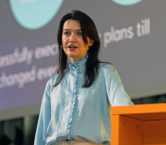 At the International Pet Conference in Bologna, female players in the pet sector were the ones making the running. In the picture:  Polina Kosharna from Ukraine – her well-attended talk gave listeners goosebumps.