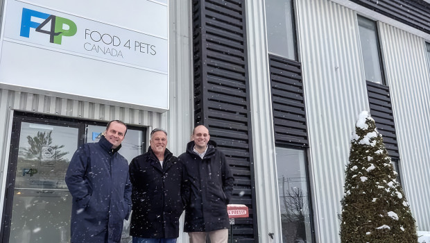 From left to right: Jean-Charles Duquesne, general director at La Normandise, Dominique jr Martin, CEO at Food4Pets, and François Duquesne, general co-director at La Normandise.