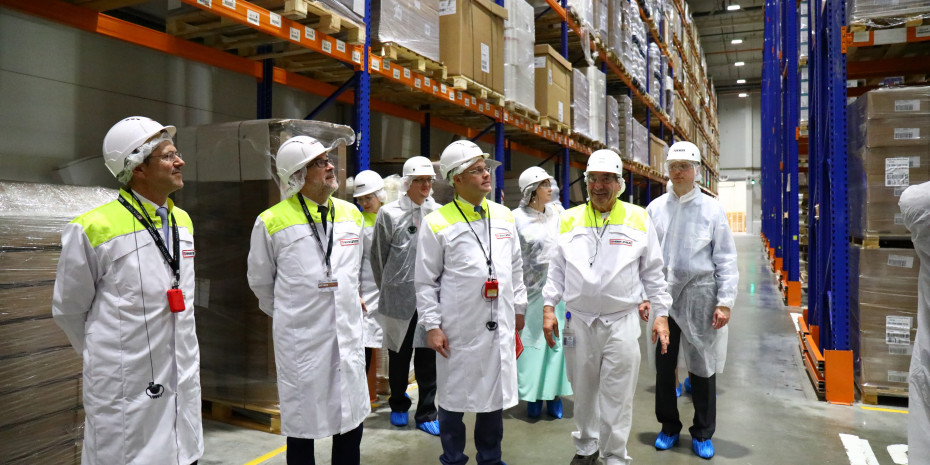 Viewing of the new water treatment facility at the plant: (from left) Giorgio Vesprini (regional director, Nestlé Purina), Marcial Rolland (head of Nestlé in Russia and Eurasia), Alexey Nikitenko (deputy governor of Kaluga region) and André Henri (branch director of LLC Nestlé Russia). 