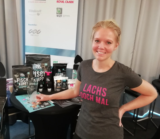 Company founder Stella Mohr received the Best Newcomer Award at the evening function organised at the Pet Conference in Hamburg.