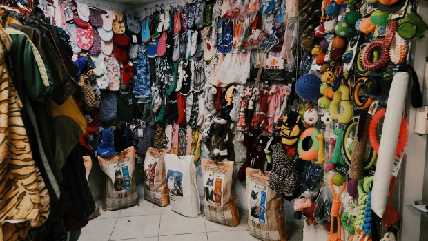 U.S. tariff policy is reshaping the pet products sector.