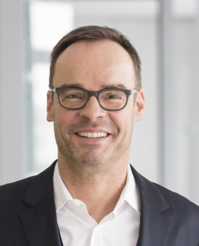 Cornelius Patt was co-founder of Zooplus in 1999 and has been CEO since 2006. Cornelius Patt was co-founder of Zooplus in 1999 and has been CEO since 2006.