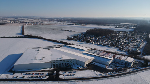 The new hall offers 15 000 new pallet spaces.