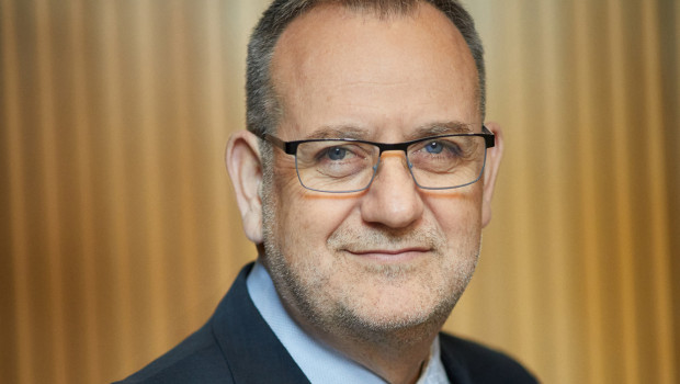 David Drachmann-Sunne has extensive professional experience.