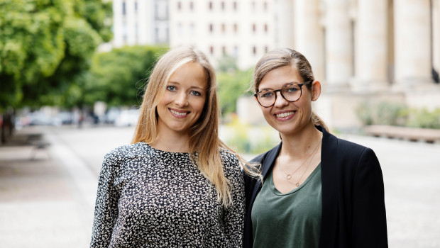 The two founders of Traceless Materials: Dr Anne Lamp (left) and Johanna Baare.