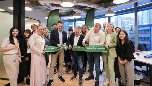 Centre, from left to right: Stefanie Petersen, Matt Simister, Torsten Toeller und Christopher Smith, Kathrin Keunecke. Centre, from left to right: Stefanie Petersen, Matt Simister, Torsten Toeller und Christopher Smith, Kathrin Keunecke.