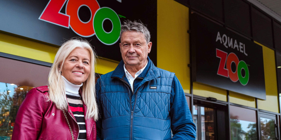 ‘Together, we will operate a chain over 120 stores on the Polish market,’ says Janusz Jankiewicz, here pictured with wife Bogumila in front of one his stores.&nbsp;