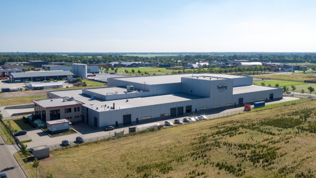 United Petfood has a network of 17 state-of-the-art production facilities across Europe. The photo shows the Teeling pet food factory in Hoogeveen.