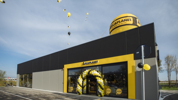 Arcaplanet is present in 17 regions of Italy with 370 stores and around 400 mio euros in annual sales.