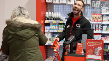 Jollyes Pets delivers strong Christmas