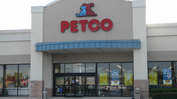 Petco and PetSmart enjoy a dominant role in the US pet supplies market.