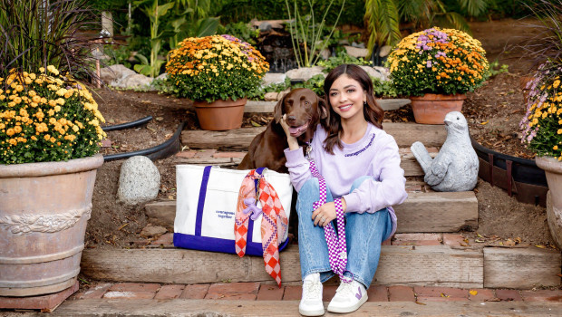 Sarah Hyland teamed up with Purina to raise awareness of the Purple Leash Project.