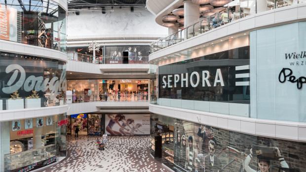 Sales growth is predicted for the bricks and mortar trade. Photo: Pixabay, jarmoluk