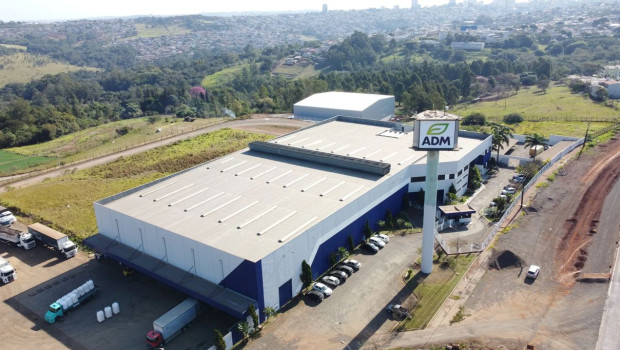 ADM has opened a new production facility for premixes and feed additives in Brazil. Covering an area of 7,500 square metres, the facility has the capacity to produce around 40,000 tonnes. ADM has opened a new production facility for premixes and feed additives in Brazil. Covering an area of 7,500 square metres, the facility has the capacity to produce around 40,000 tonnes.