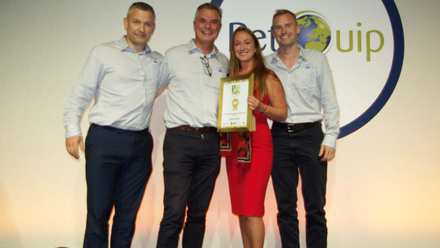 Cotswold Raw received the Pet Product Innovation of the Year Award (Food & Treats) in 2016.