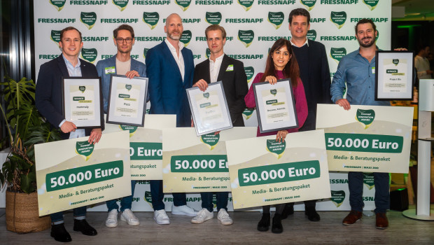 The award-winners all had reason to celebrate. Fressnapf CEO Dr Johannes Steegmann (2nd from right) and Dr Jens Pippig, senior vice-president of Ecosystem Services (3rd from left) made the awards.