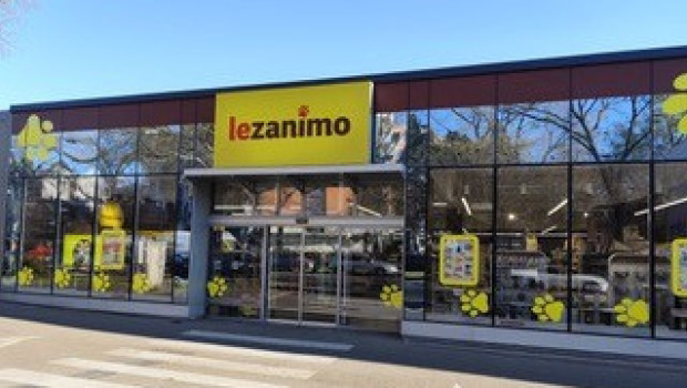 The second store in Vienna offers dog and cat food and accessories in a sales area of around 500 m2.
