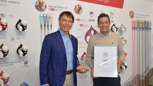 Last time the Swiss pet accessories company Curli came out on top and took the coveted PET worldwide award for Product of the Year 2021/2022.