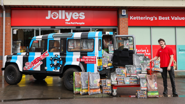 The Billy Chip van in front of the Kettering branch, Jollyes’ foremost Billy Chip store.