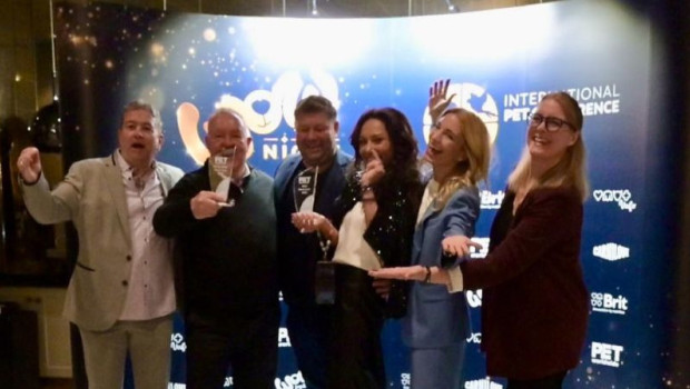 At WOW Night, Anthony Gallagher (second from left) was named Personality of the Year, while start-up Wildove (centre) received the Best Newcomer Award for Joy&Toy! At WOW Night, Anthony Gallagher (second from left) was named Personality of the Year, while start-up Wildove (centre) received the Best Newcomer Award for Joy&Toy!