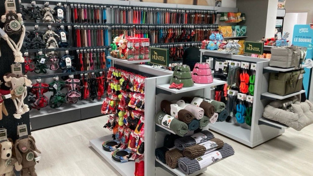 The new Hunter store, located not far from Brussels, offers a select range of products and a professional grooming service.