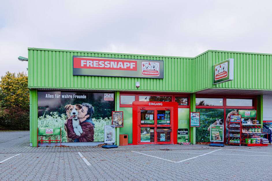 Awards for pet store chains petworldwide