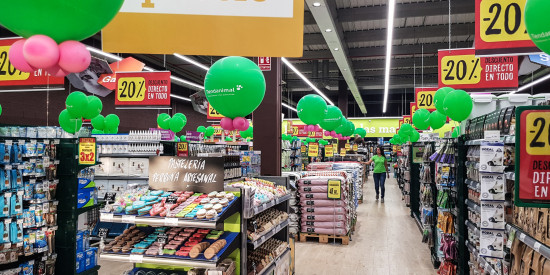 The Spanish pet food sector is continuingly growing, here a view into a Tiendanimal store in Valencia. The Spanish pet food sector is continuingly growing, here a view into a Tiendanimal store in Valencia.