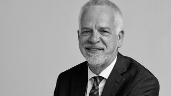 Thomas Meyer establishes a consultancy 