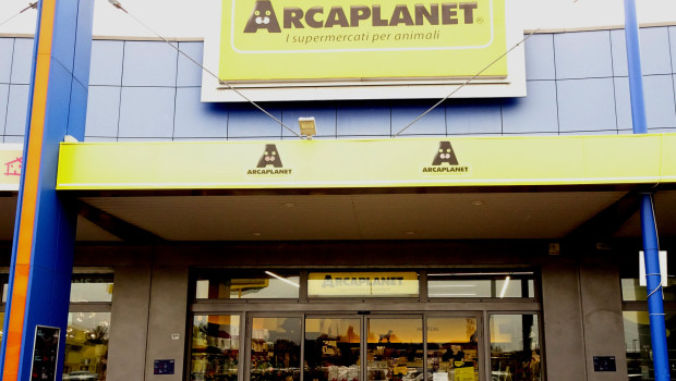 Arcaplanet continues to grow its presence in Italy. Photo: sample image of the store in Bologna.