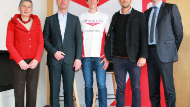Versele Laga working with decathlete